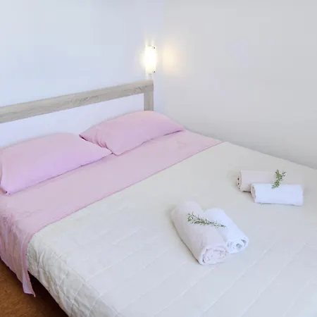 With Parking Space - 22659 Apartman