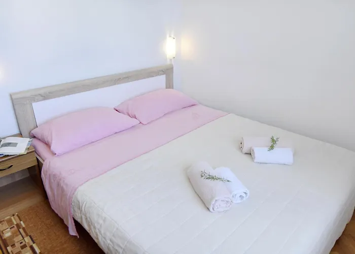 With Parking Space - 22659 Apartman