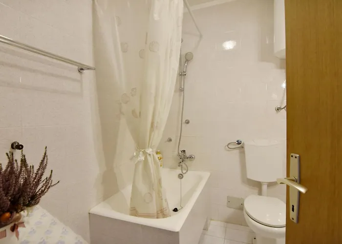 Lejlighed With Parking Space - 22659 *